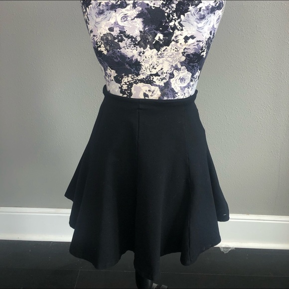 Black Knit Circle/A-Line Skirt - Picture 1 of 3